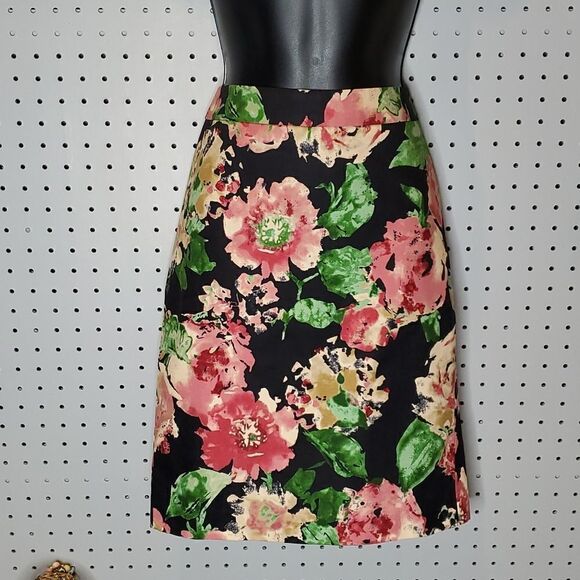 Talbots Sz 2P Black Mauve Floral Pencil Skirt, Lined, Careerwear - Picture 1 of 7